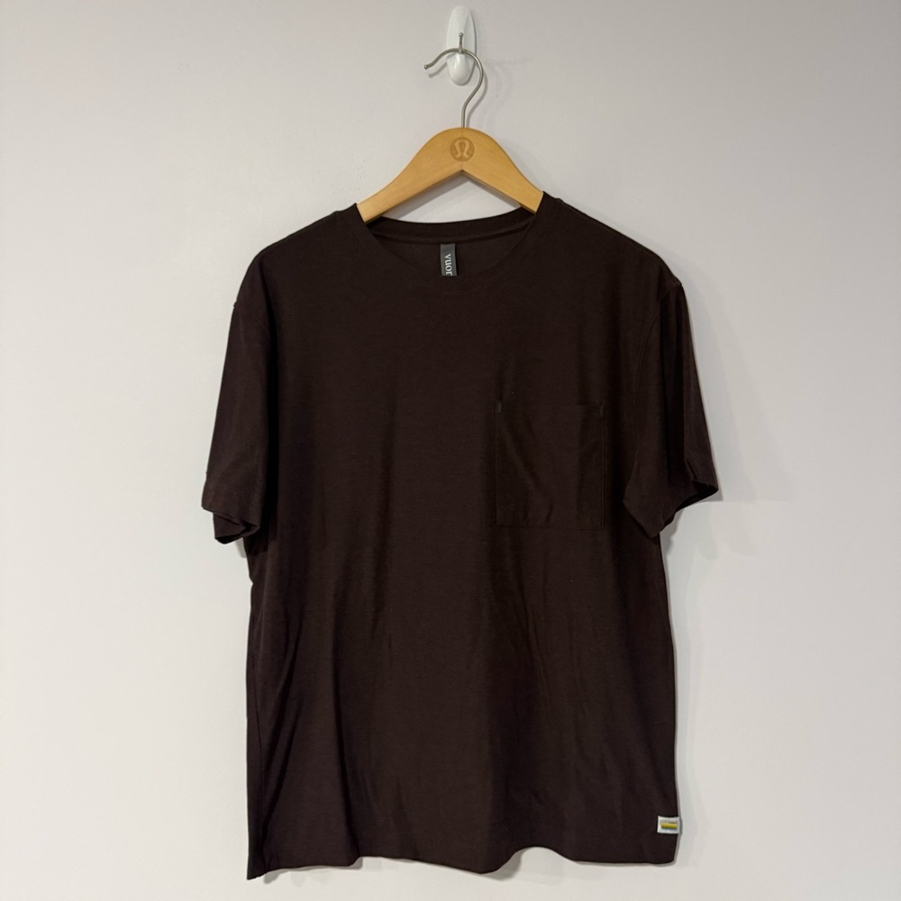 Vuori Strato Tech Short Sleeve Tee Relaxed Fit Raisin Heather Size Small